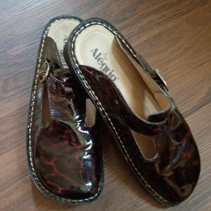 Alegria Two-Tone Patent T-Strap Clogs in Burgundy and Black
